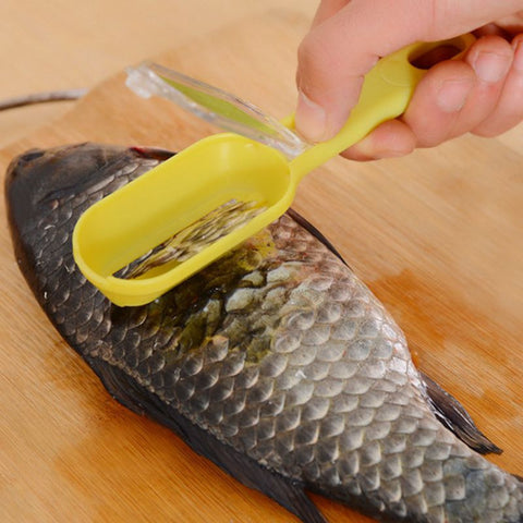 Durable Plastic Fish Scale Remover Scraper Cleaner Scaler Kitchenware Peelers